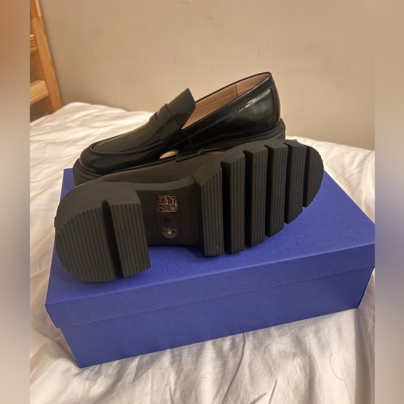 Stuart Weitzman SoHo Loafer (NEW in box) - Picture 8 of 9